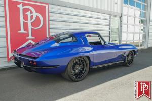 Chevrolet Corvette 63RS Custom Split-Window Coupe 1963 года 